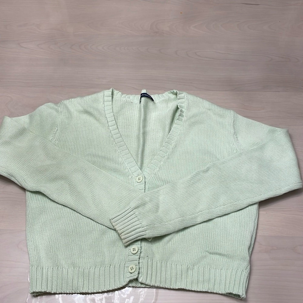 Brandy Melville Pale Green Ribbed Button Down Cotton V-Neck L/S Sweater-One Sz